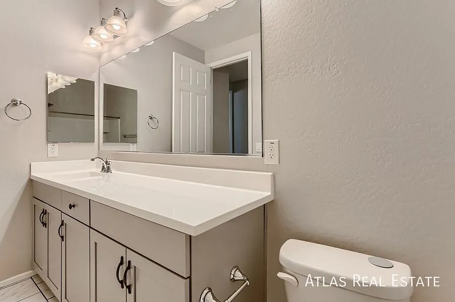 Wonderful 4 Bedroom 2 Bathroom Home in Greer Ranch — Photo 3