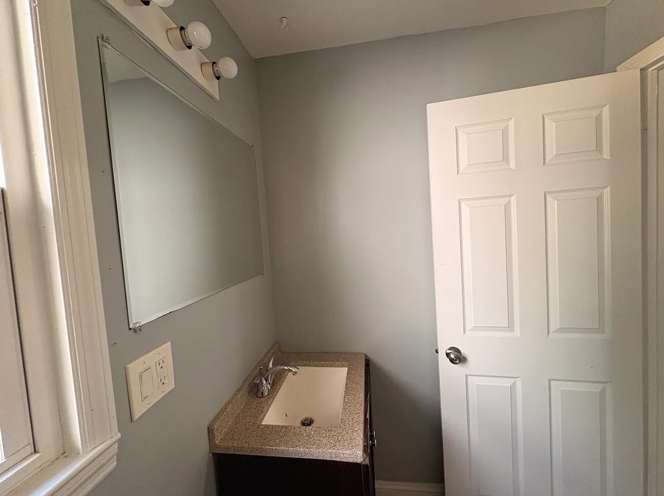 3 bed, $2,200 — Photo 1