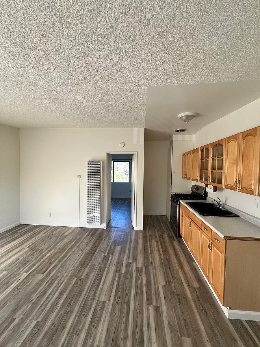 Building Photo - 163 N La Cumbre Rd #6