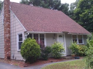 86 Ridgewood Rd, Willimantic, CT 06226