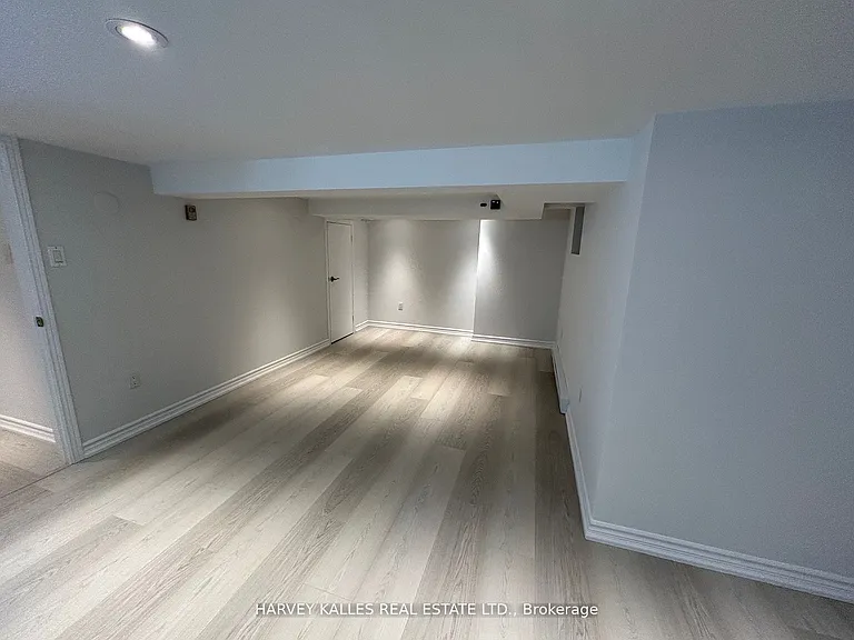207 Old Orchard Grv — Photo 9