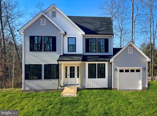 905 Birch Ln, Williamstown, NJ 08094