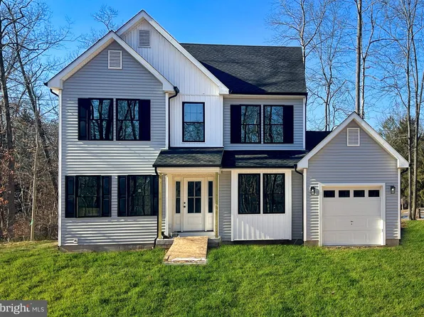 905 Birch Ln, Williamstown, NJ 08094