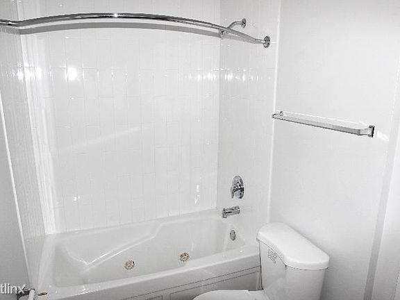5th image of 7722 N Ashland Ave #Unt7730-c1