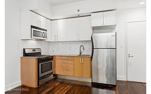 Rented by Douglas Elliman | media 71