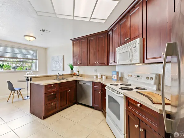 1110 Bayswater Ave APT 101, Burlingame, CA 94010