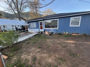 769 NE Christian St, Myrtle Creek, OR 97457