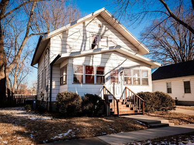 1104 S Lee St, Bloomington, IL, 61701