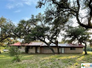 229 Winding Way Dr, Victoria, TX 77905