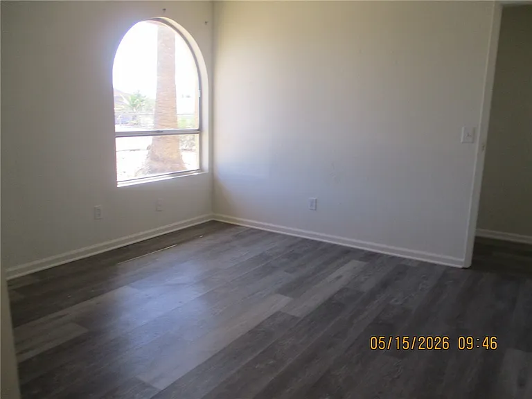 5657 S Pasadena Rd — Photo 8