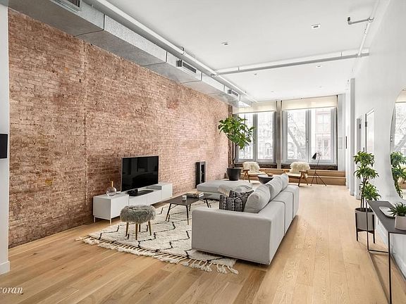 2nd image of 39 Great Jones St APT 2