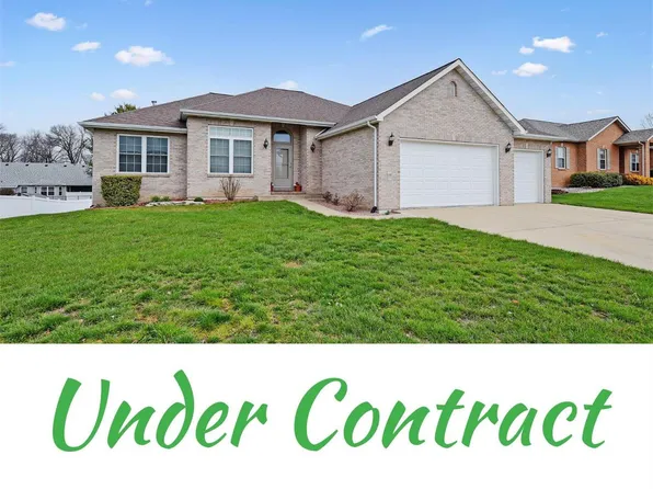 129 Oak Hill Dr, Maryville, IL 62062