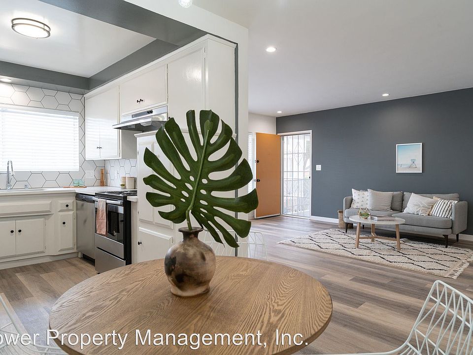 1st image of 127 W 64th Pl APT 6