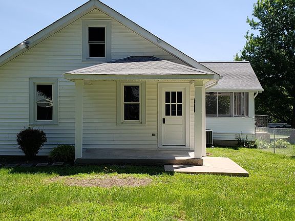 2nd image of 13422 Woodbridge St