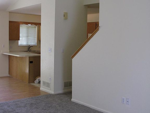 5th image of 1688 Parkside Cir