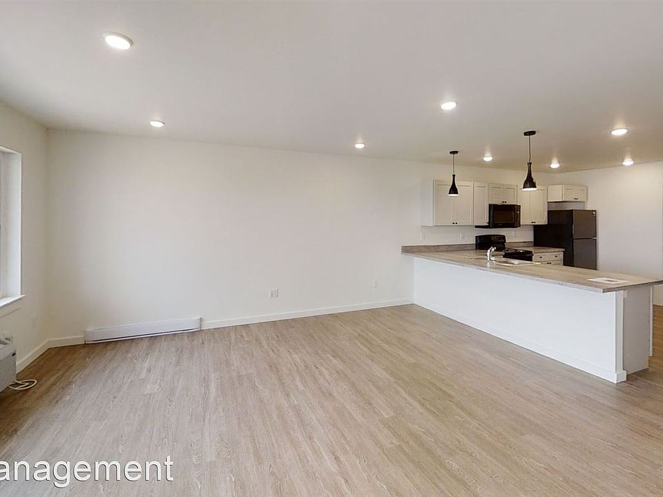 1st image of 1645 Windrow Dr #2B