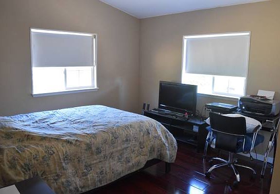 4th image of 5764 Park Ave