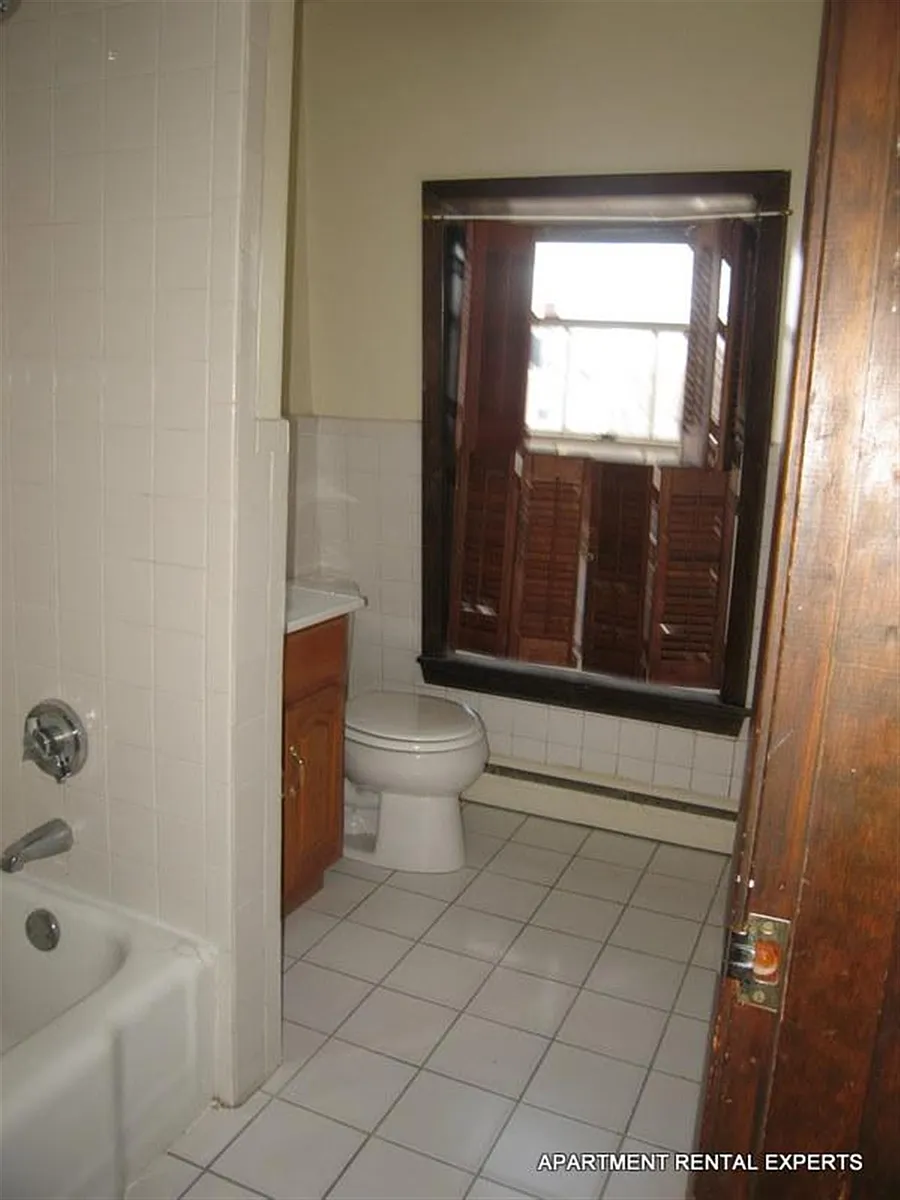 Building Photo - 17 Highland Ave