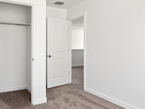 4th image of 236 N Mandalyn Way