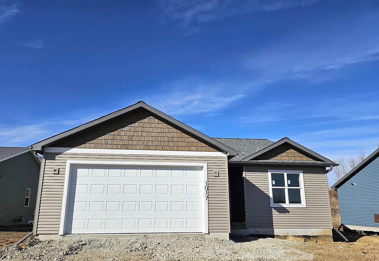 520 Village Lane photo 1
