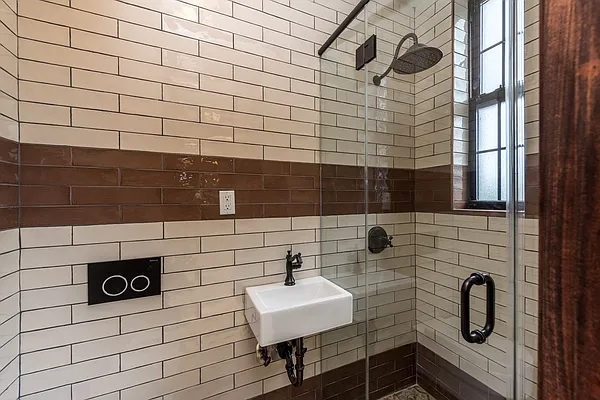 Rented by Nooklyn NYC LLC | media 38