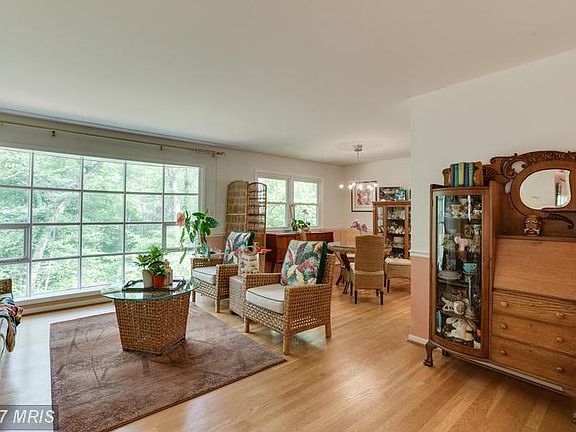4th image of 3159 Fair Woods Pkwy