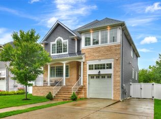 428 Page Ave, Staten Island, NY 10307