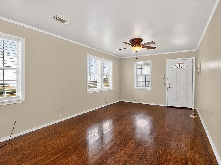 2916 Avenue M — Photo 5