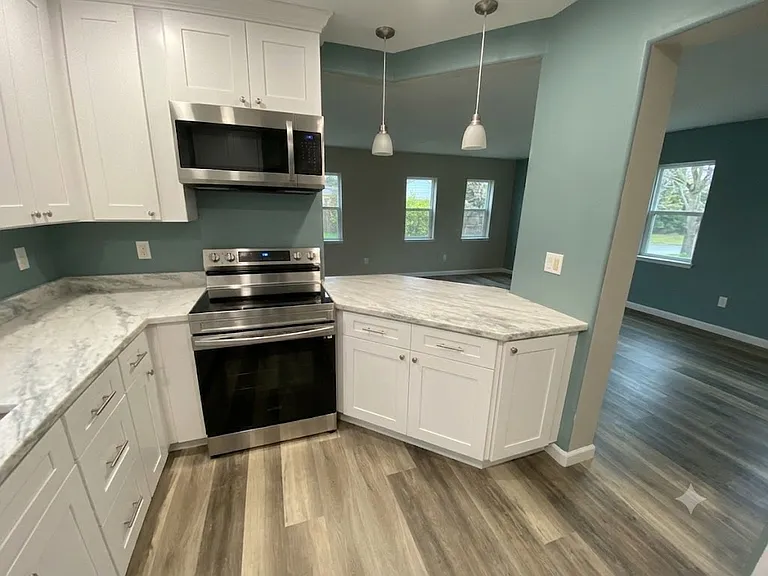 2660A Kevin Rd — Photo 3
