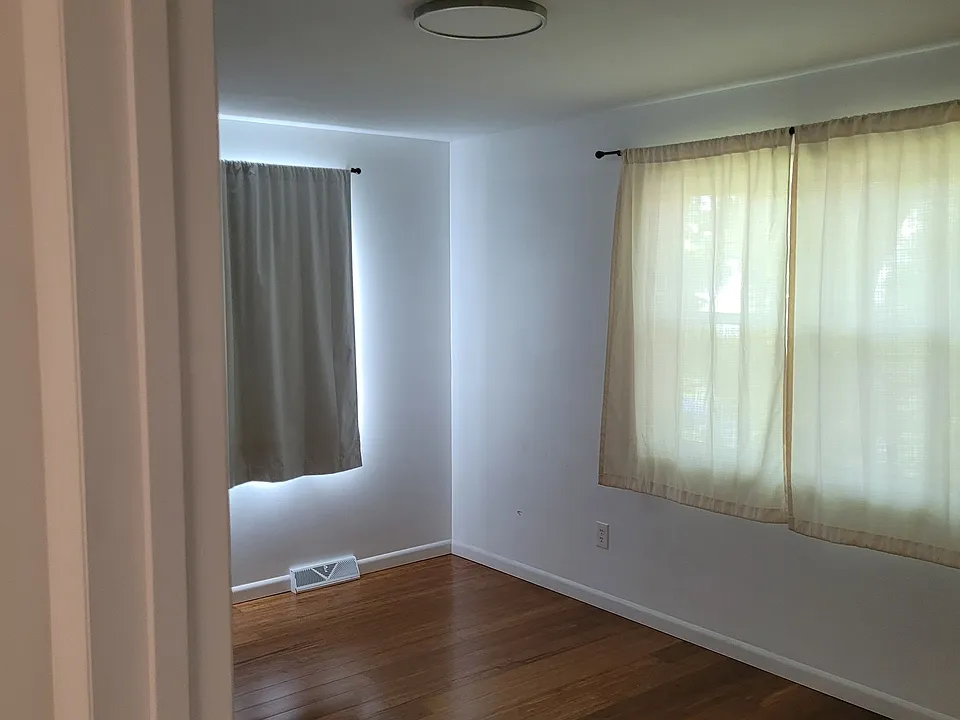 25A Edgecomb St