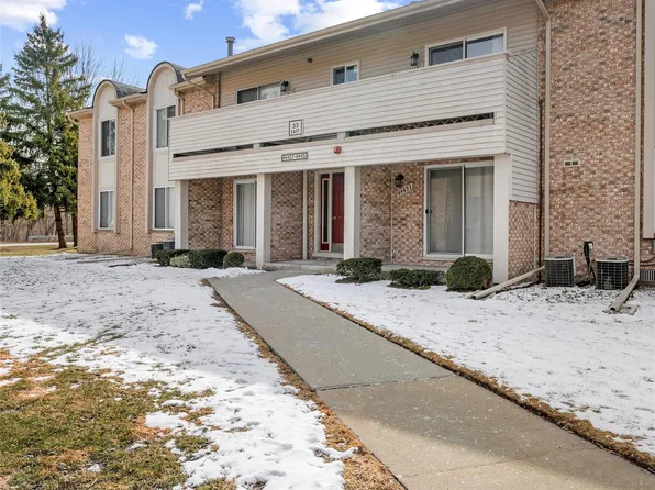 44447 Savery Dr, Canton, MI 48187