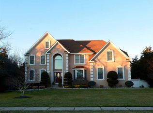 15 Crestview Dr, Ocean View, NJ 08230