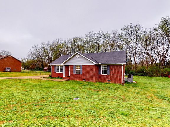2nd image of 8 Boyd Ln