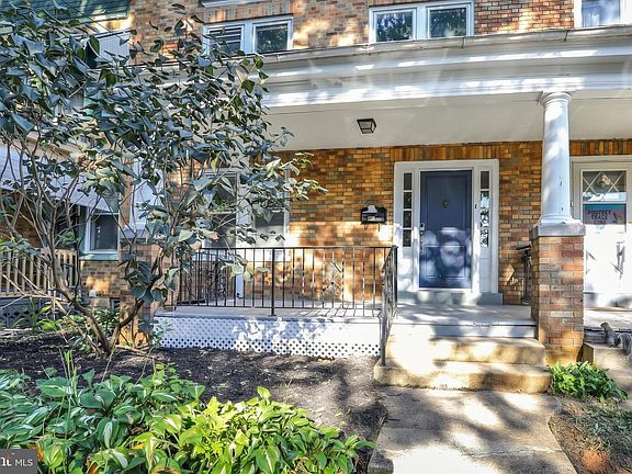2nd image of 555 Burrowes Ave