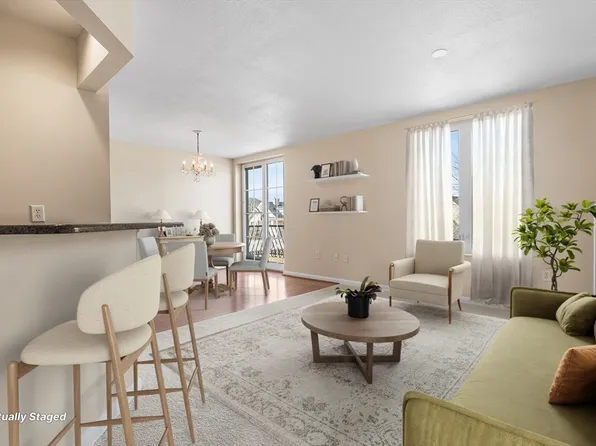 100 Marina Dr APT 201, Quincy, MA 02171
