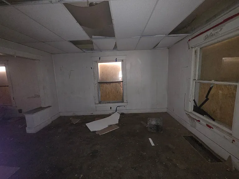 2305 E Eldorado St — Photo 5