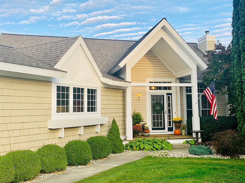1st image of 970 Wildflower Ct
