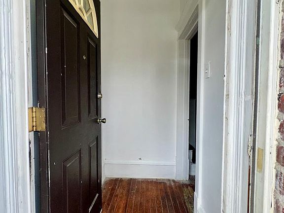4th image of 2621 N West St