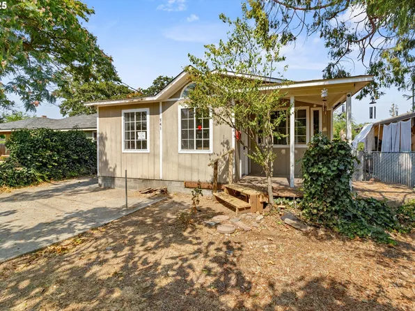 741 Hazel St, Central Pt, OR 97502