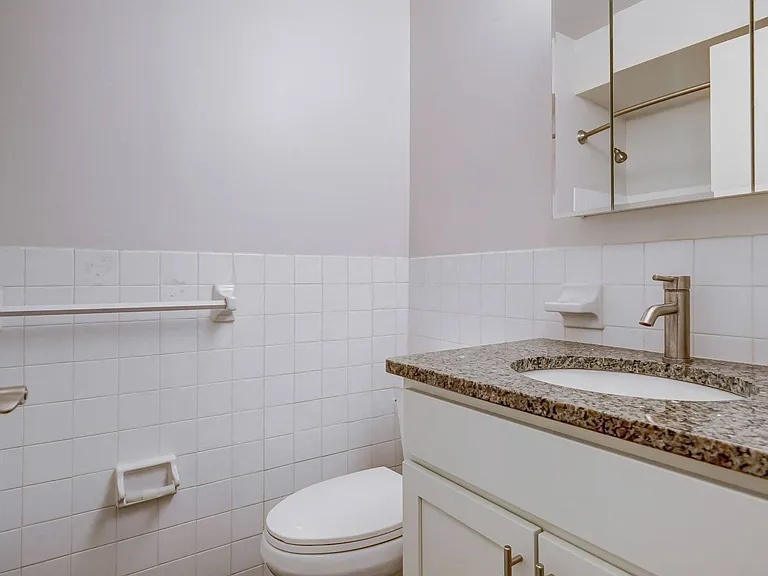 Linden House — Photo 11
