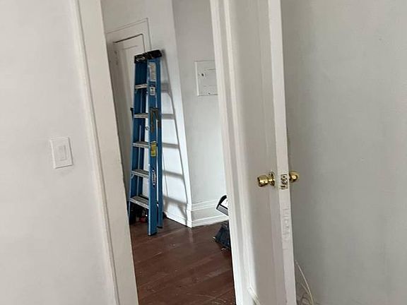 4th image of 320 Central Ave #6