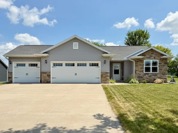W6127 Sherwood Point Dr, Greenville, WI 54942