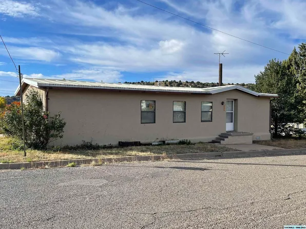 701 Bard St, Bayard, NM 88023