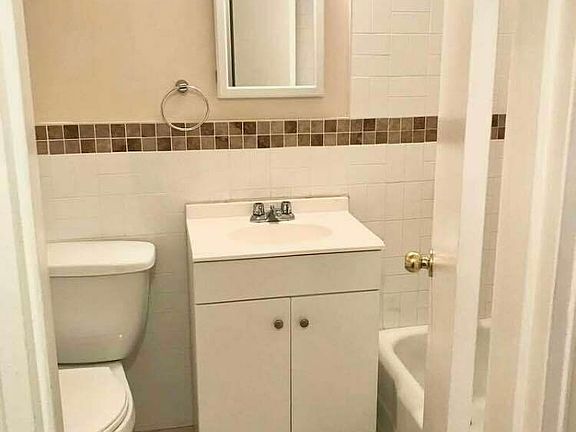 4th image of 150 Hawthorne St APT 6G