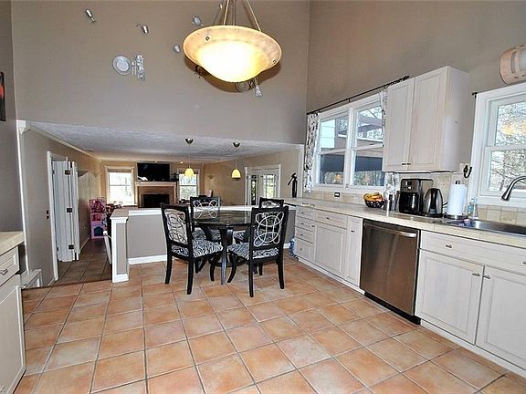 4th image of 17646 Merry Oaks Trl
