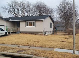 102 Brentwood Ave, Hickman, NE 68372