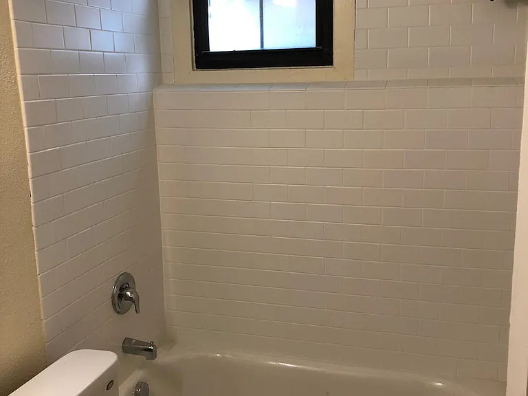 Arlington Apartments — Photo 9
