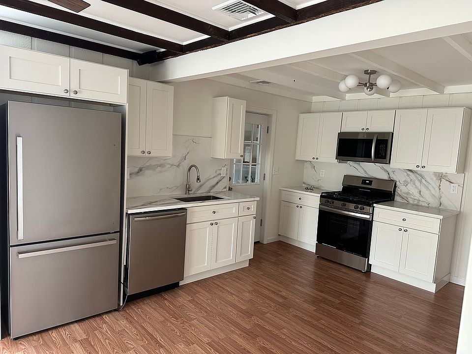 1st image of 128 Royal Ave