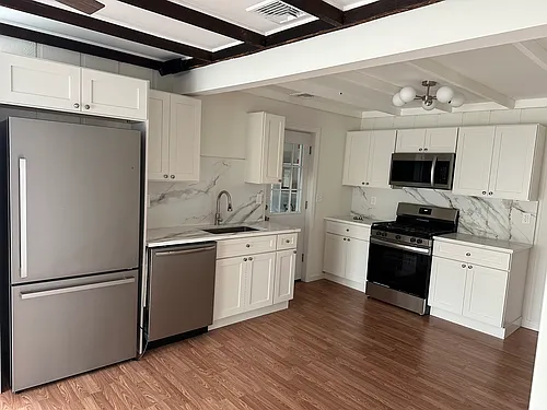 128 Royal Ave Photo 1