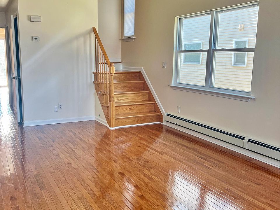 1st image of 668 Seaview Ave